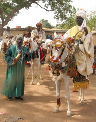 Janet Goldner, Horses and Jockies Dressed by Kandioura Coulibaly, Segou, 2007.