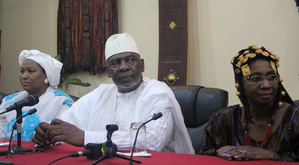 Prime Minister Cheick Modibo Diarra at the closing ceremony for the Cultural Week. To his right is the Minister of Culture, dressed in solidarity with the people of Timbuktu.