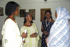Tary Keita, Sira Sissoko & Aissata Dao with the representative of the Ministry of Women